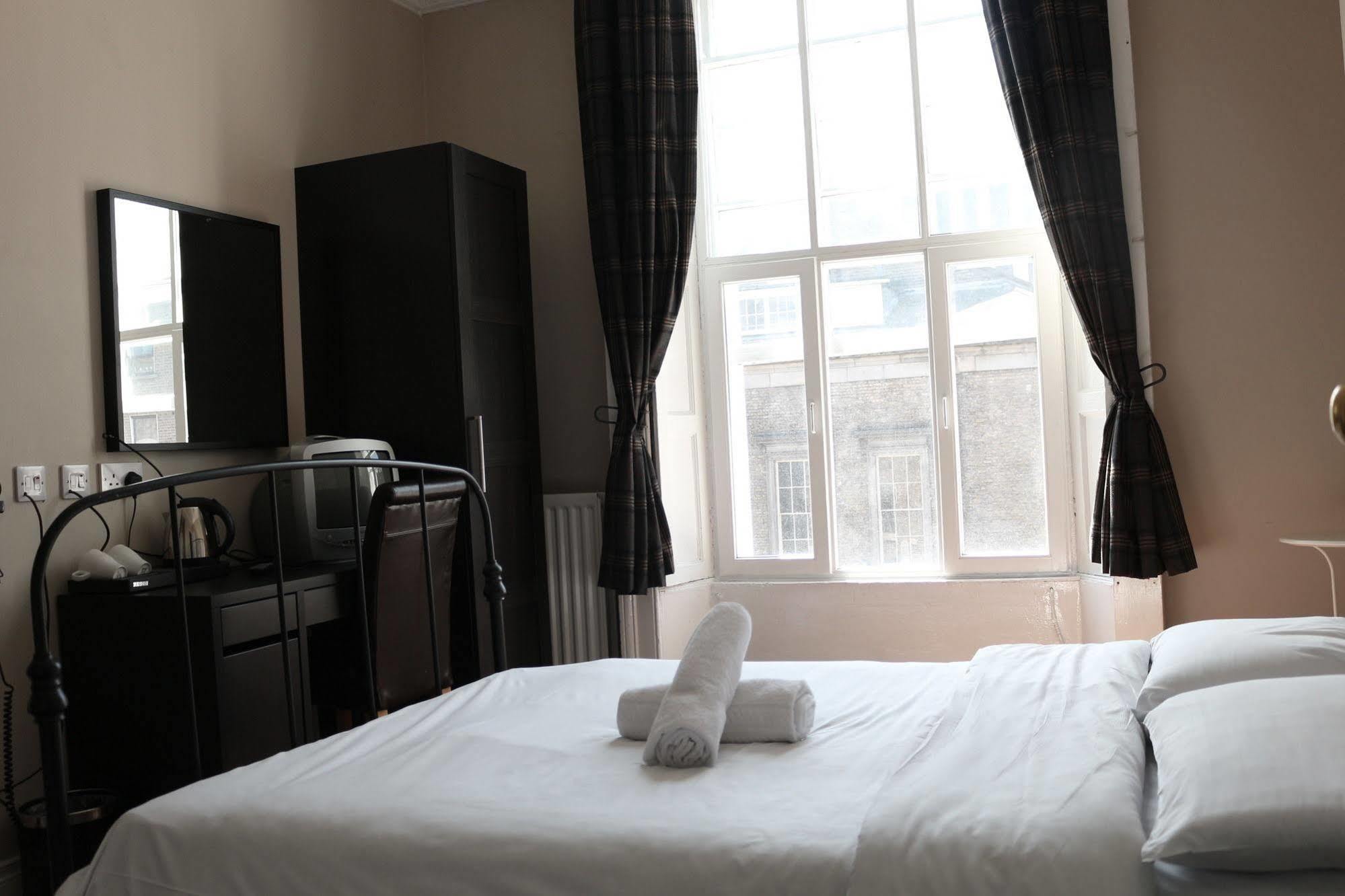 Backpackers Citi Hostel Дъблин Екстериор снимка